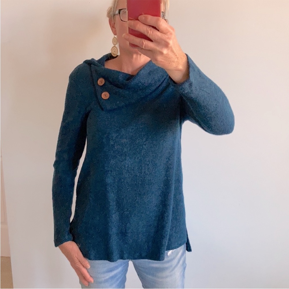 Cowl, Button Neck Sweater - Picture 4 of 6